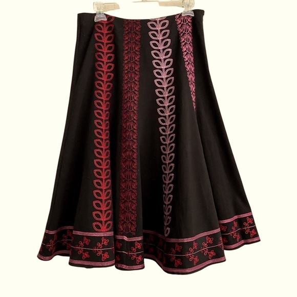 Sunny Leigh Black Skirt Size 8 Boho Flared Midi Maxi Floral Embroidery A-line - Picture 1 of 10
